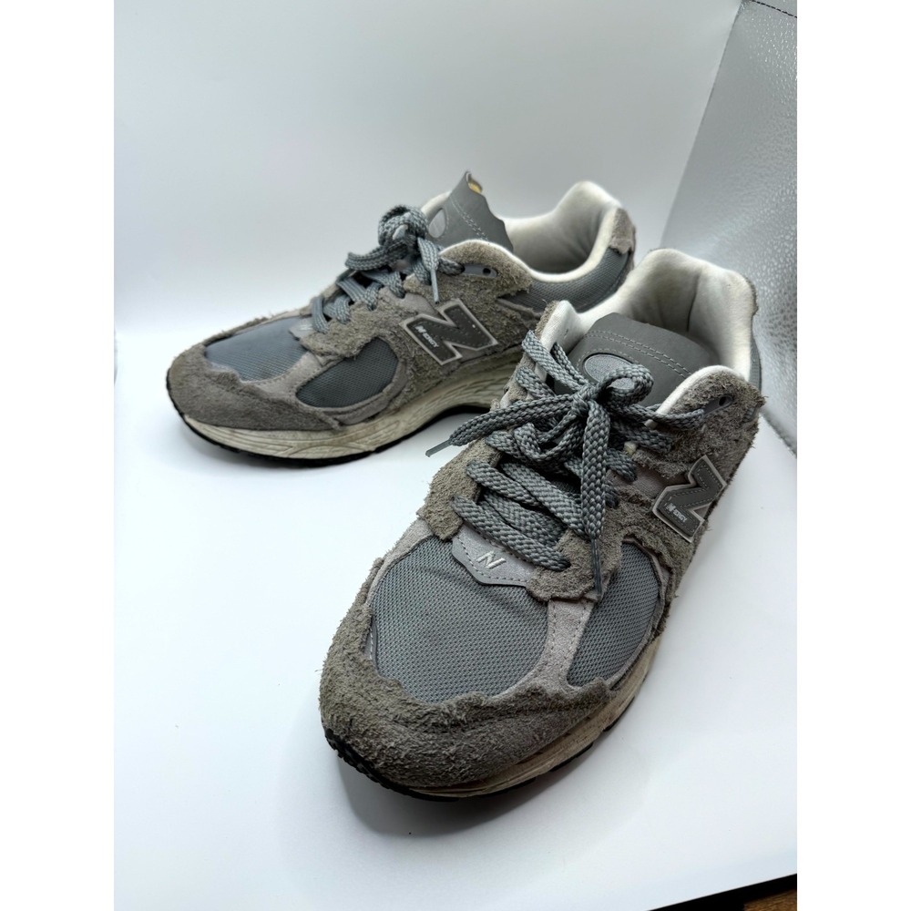 New Balance 2002R M2002RDM Mens 8.5 D Sneaker Protection Pack Gray Suede Shoes